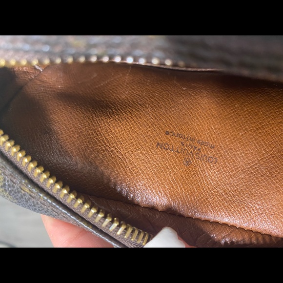 Measurements:

Length - 5.9 inches

Height - 8.3 inches

Depth - 3.5 inches - Picture 6 of 8